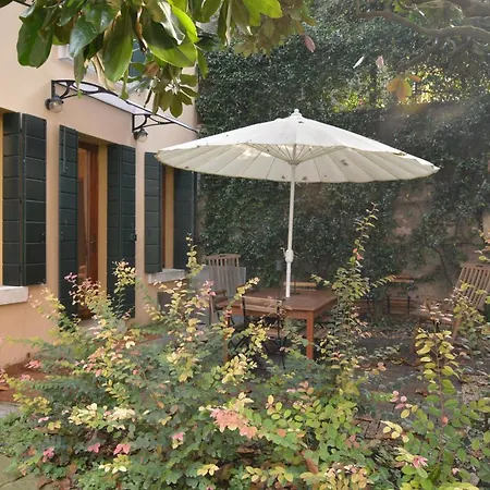 Lägenhet Casa Del Filosofo - In Pieno Centro Con Giardino